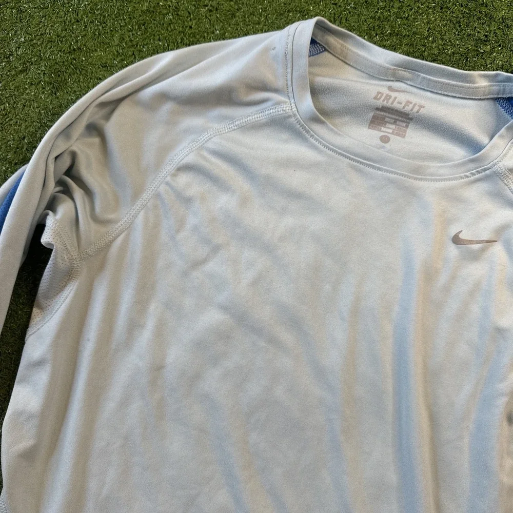 Nike Dri-Fit Purple Crewneck Long Sleeve‎ Athletic Tee Shirt Medium Polyester